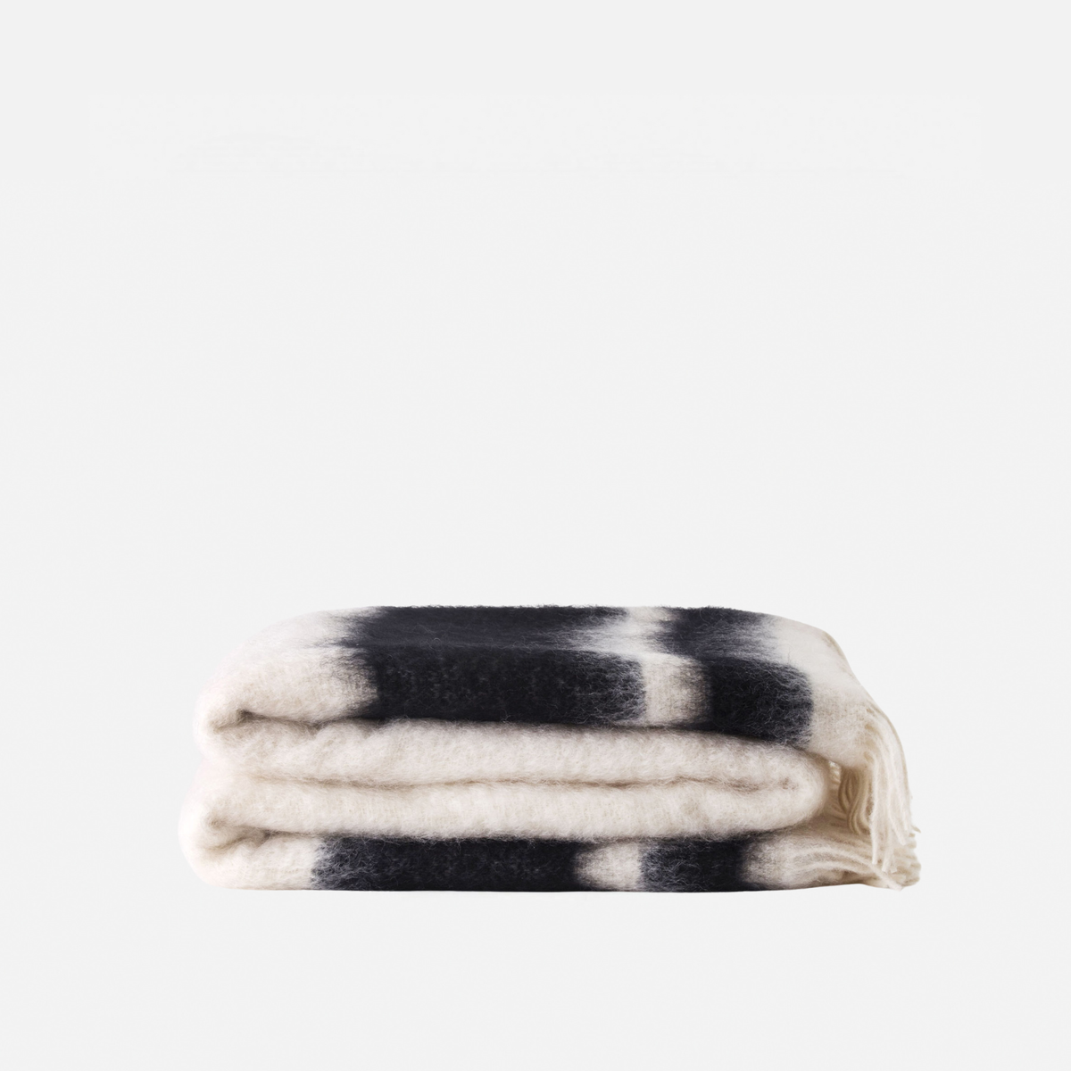 Manta de mohair blanco y negro