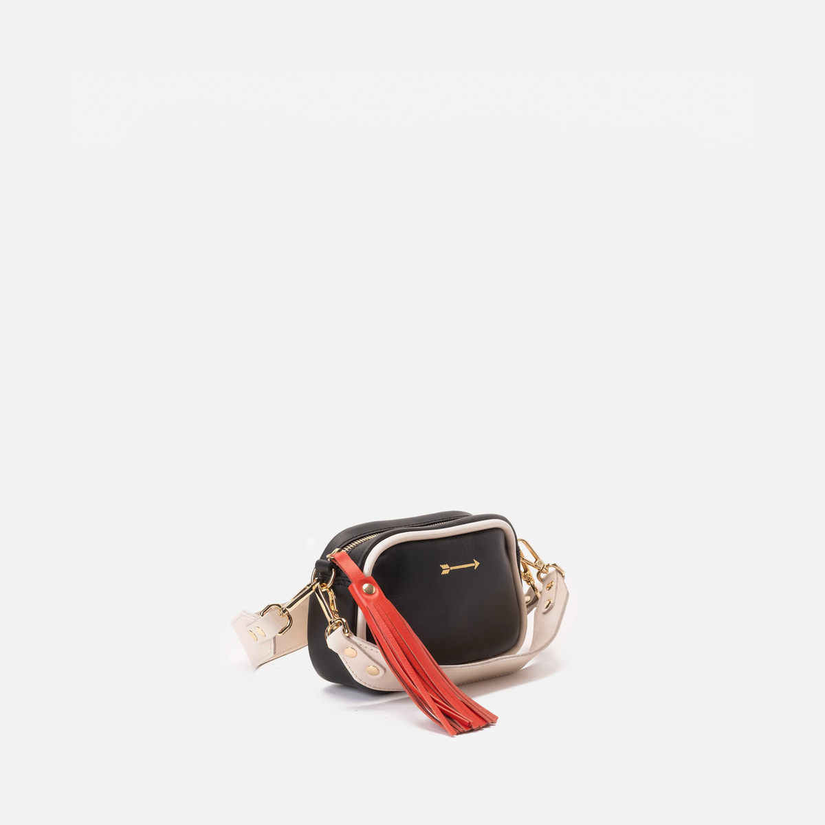 Bolso pequeño con flecos Samba color negro y hueso, de Mercules