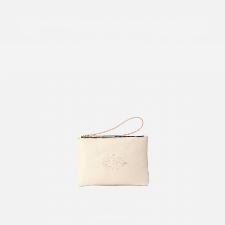 Clutch de piel concha Zipper Shell color hueso, de Mercules