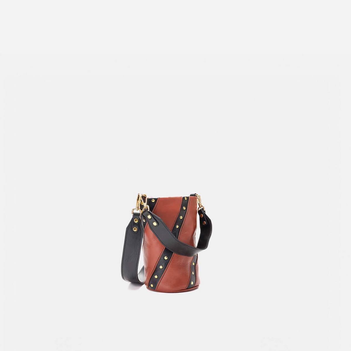 Bolso pequeño con tachuelas Candy Twist color teja y negro, de Mercules