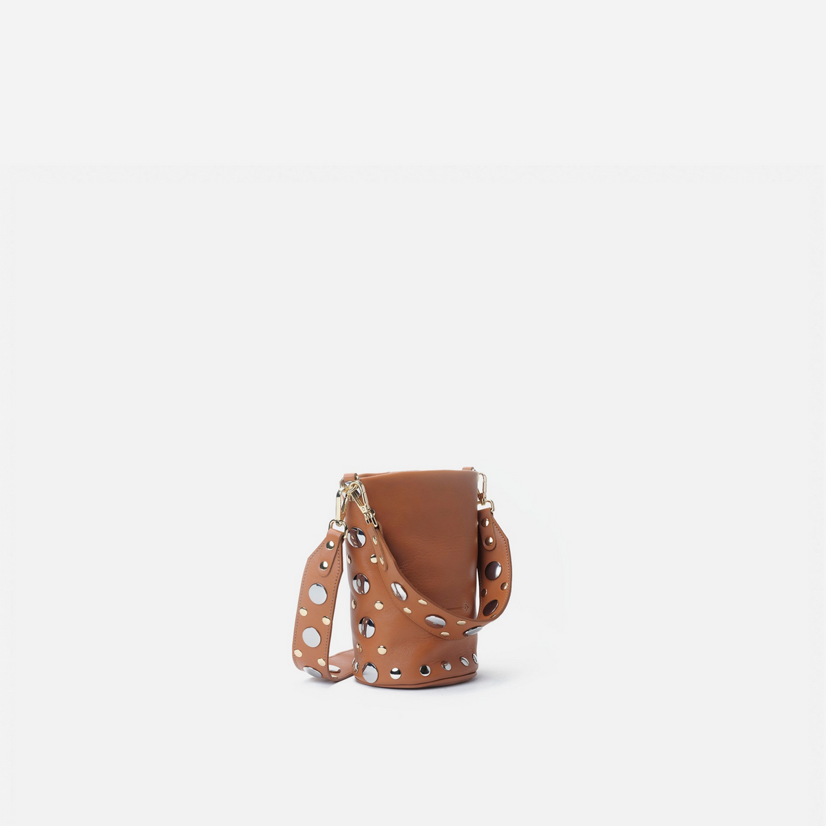 Bolso pequeño con tachuelas Candy Disco color coñac, de Mercules