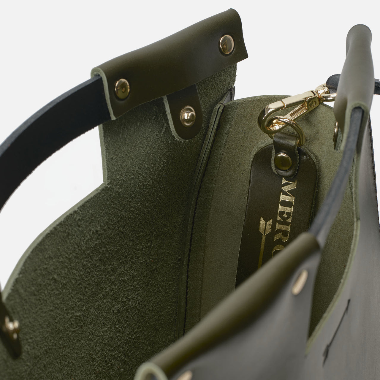 Alamo Satchel Oliva