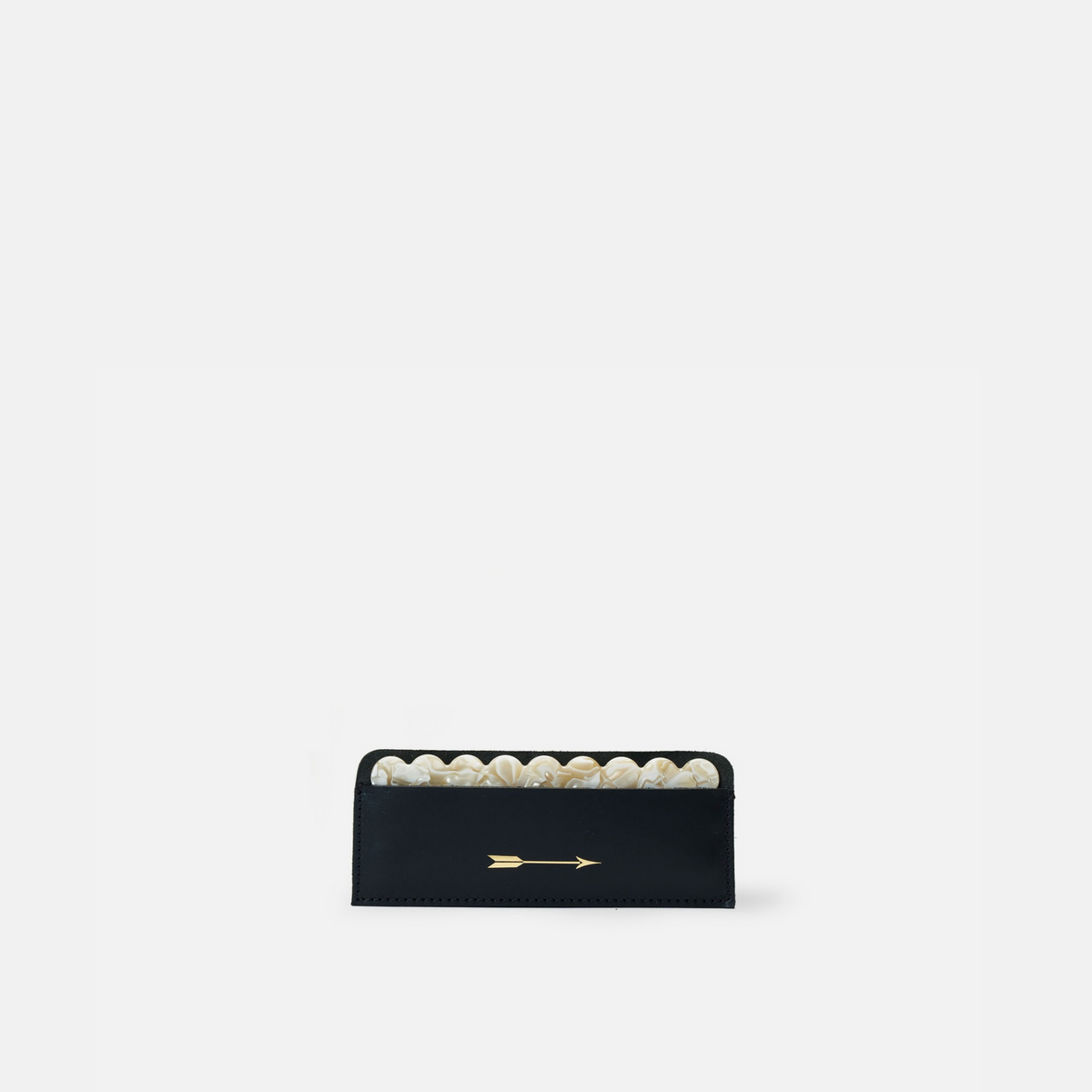 Peine con funda de piel negra