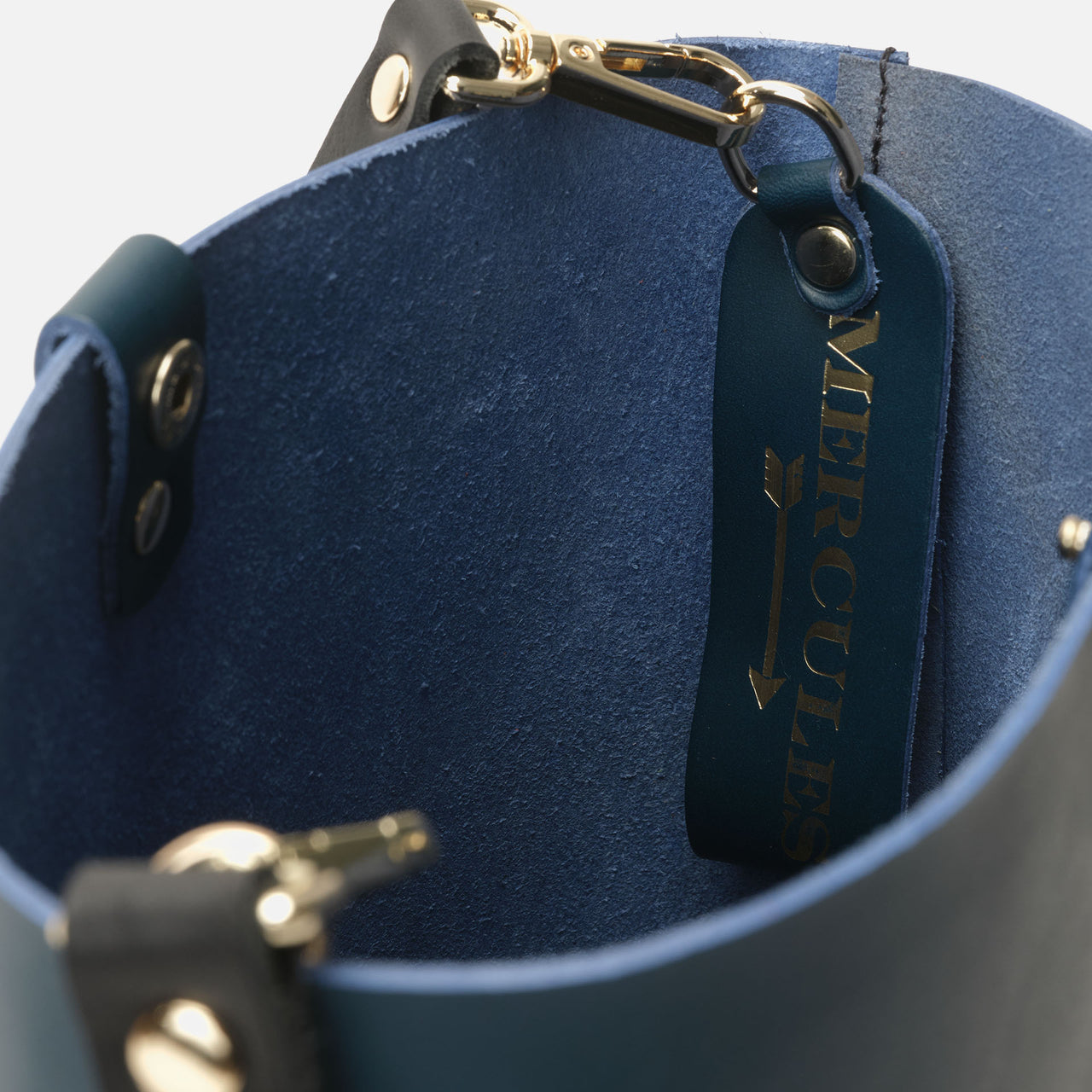 Alamo Bucket Azul Base Negra
