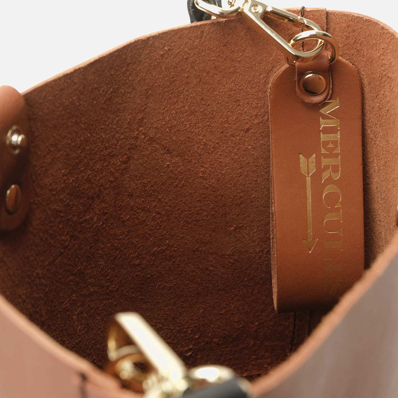 Alamo Bucket Tan Base Negra