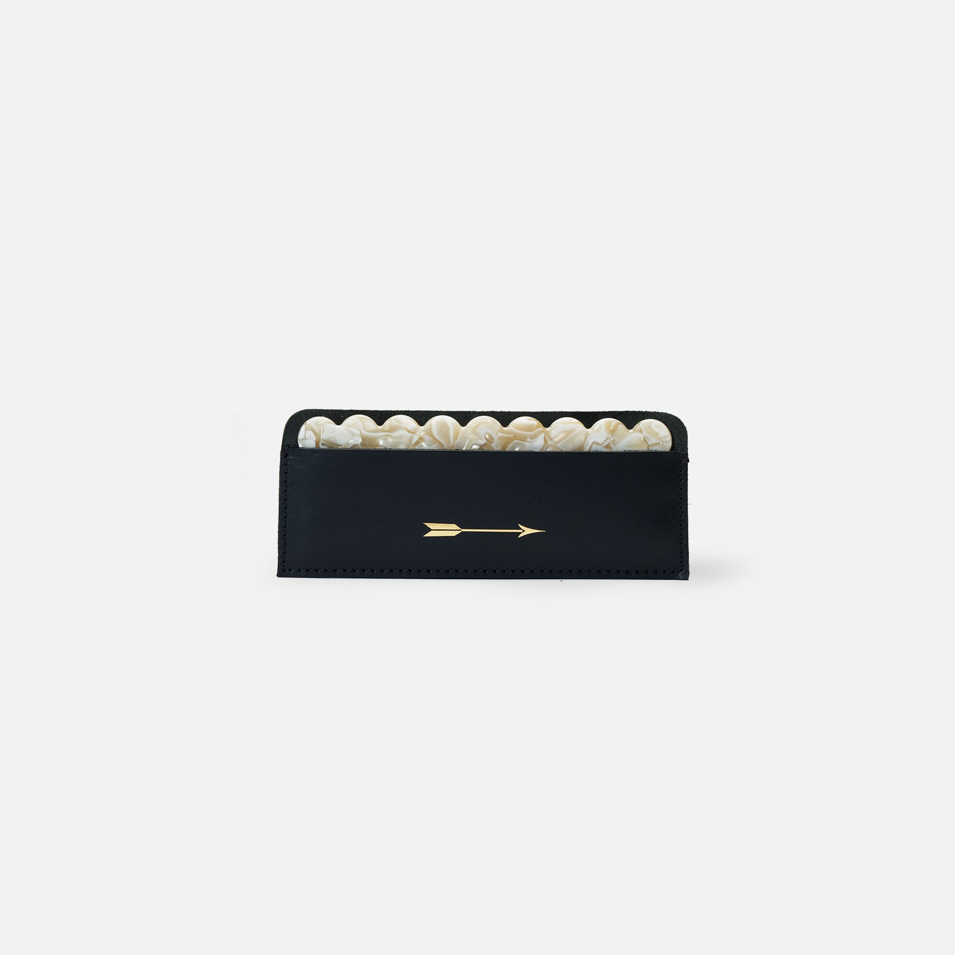 Peine con funda de piel negra