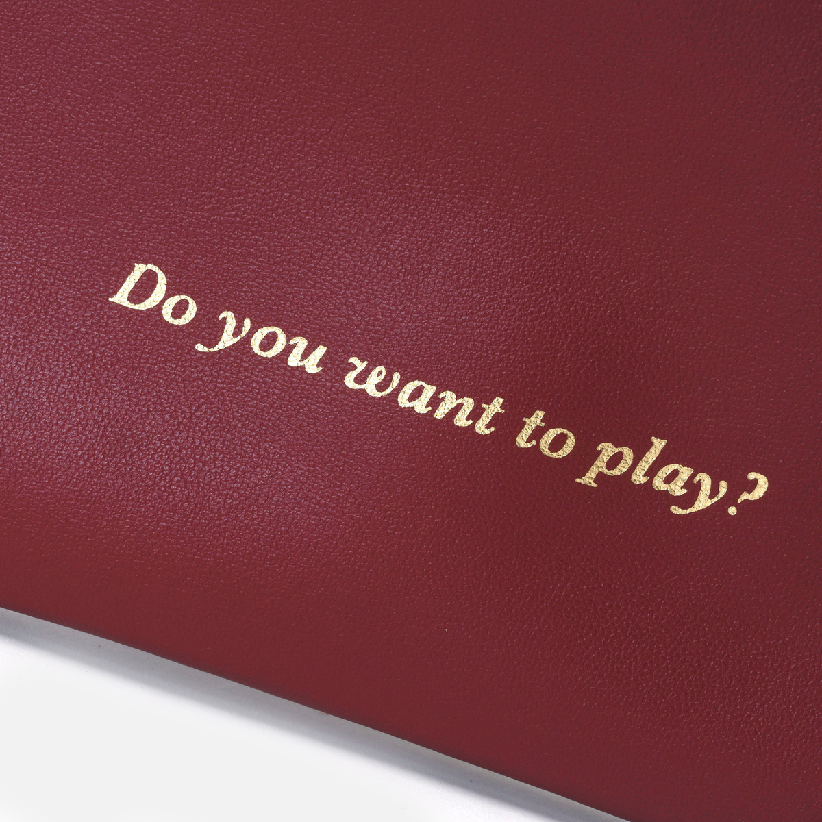 Zipper Play Lipstick de Mercules – clutch de piel lipstick con "Do you want to play?", vista 3